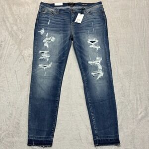 NWT Judy Blue Jeans JB8240 2XL Distressed Raw Hem Stretch Denim Med Wash Stretch